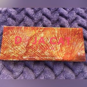 BH cosmetics Doja cat blush palette